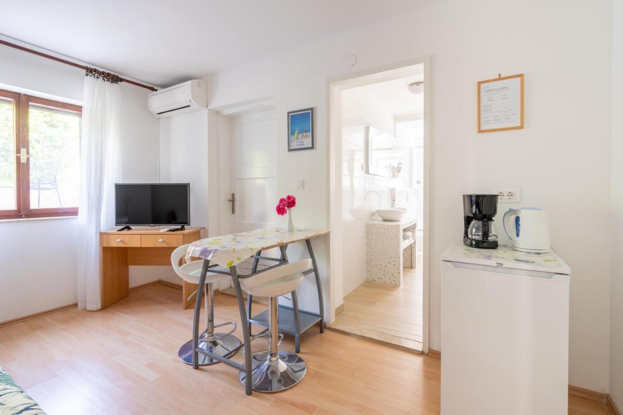 Apartmani&Soba Mimi Ровинь Экстерьер фото