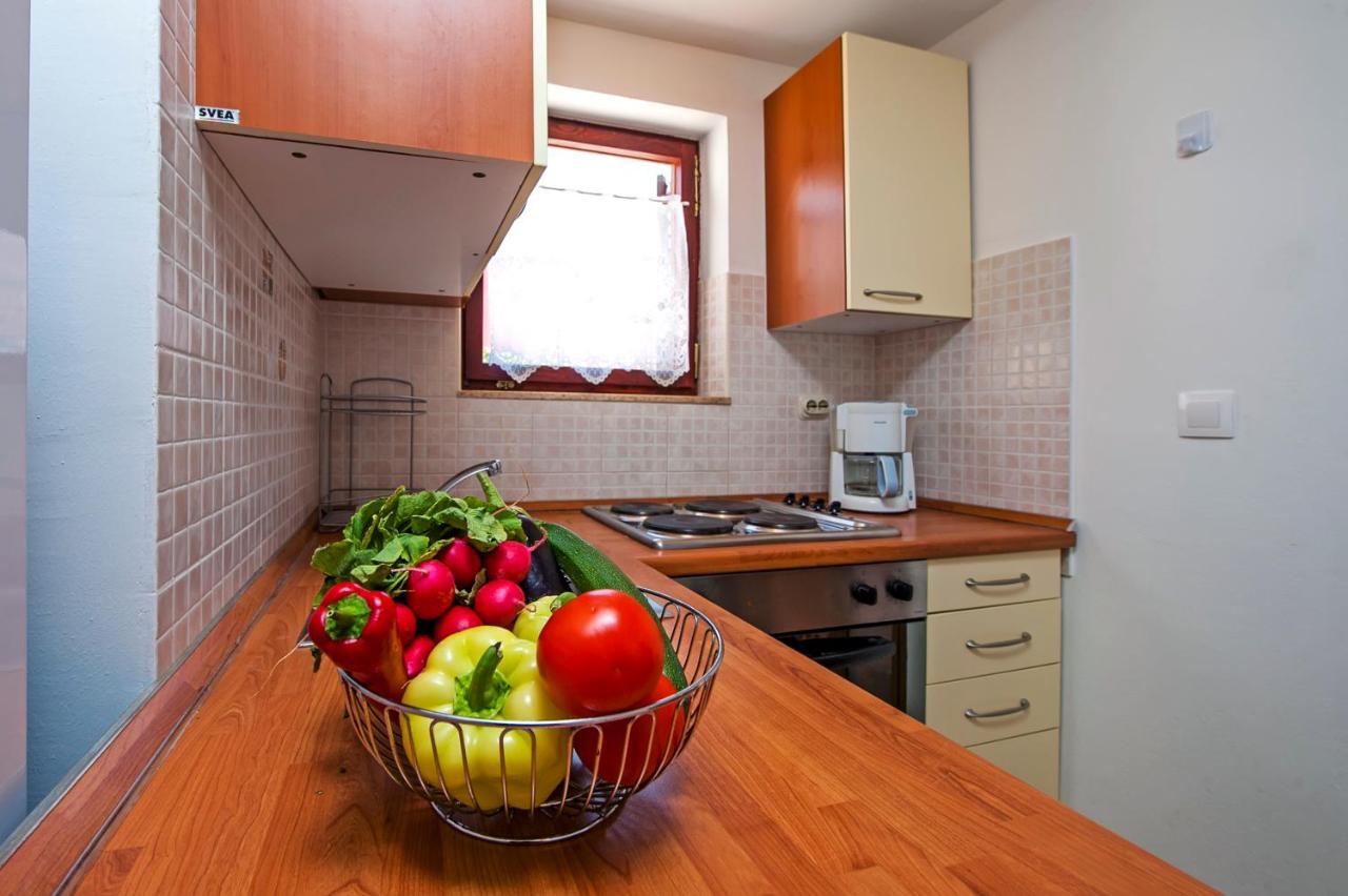 Apartmani&Soba Mimi Ровинь Экстерьер фото
