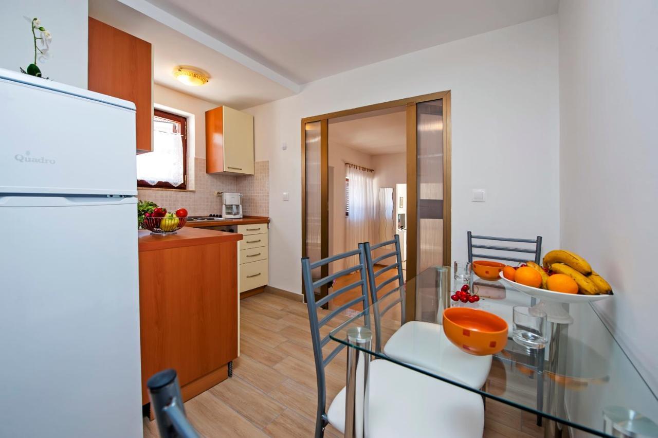 Apartmani&Soba Mimi Ровинь Экстерьер фото