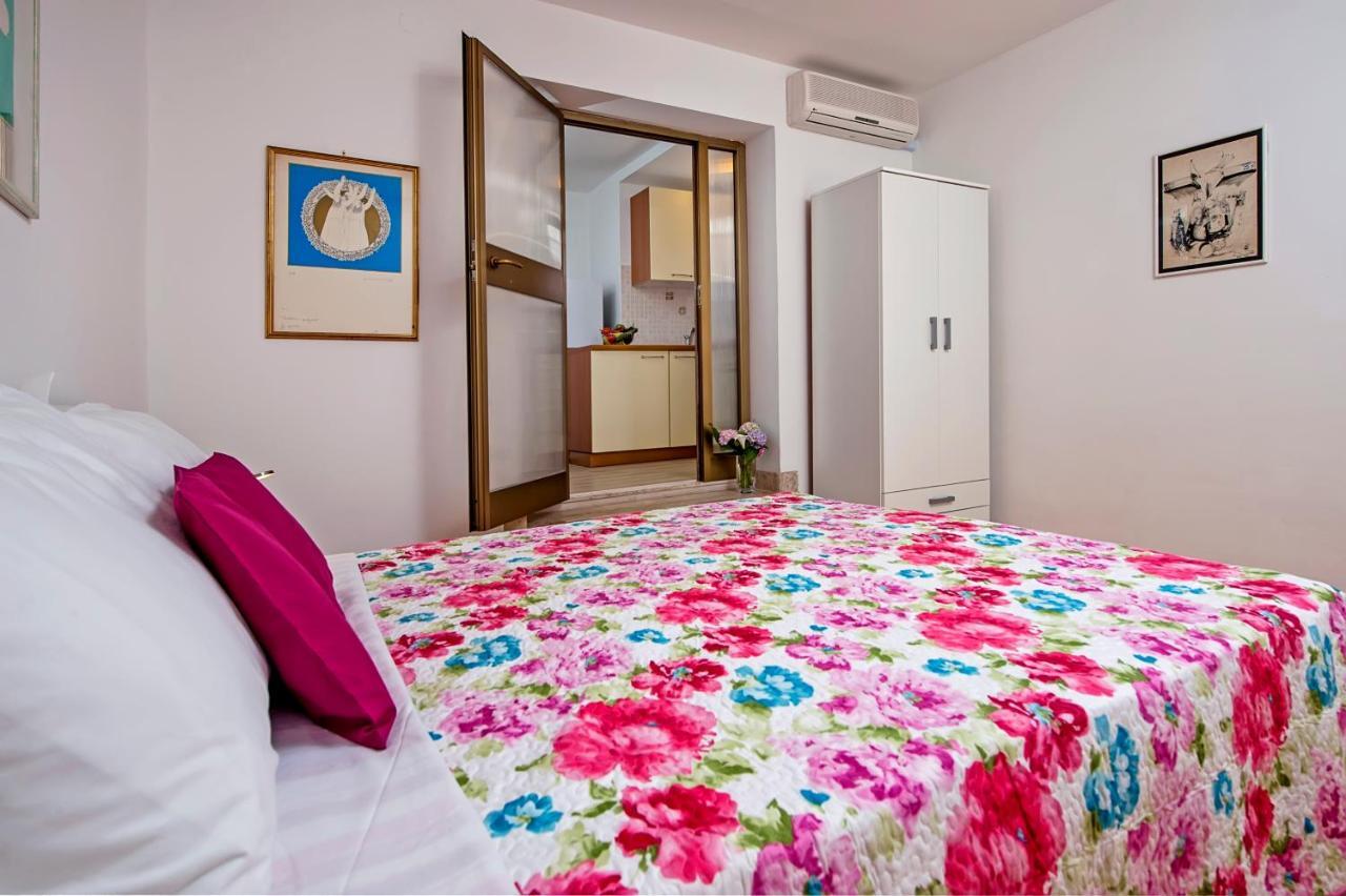 Apartmani&Soba Mimi Ровинь Экстерьер фото